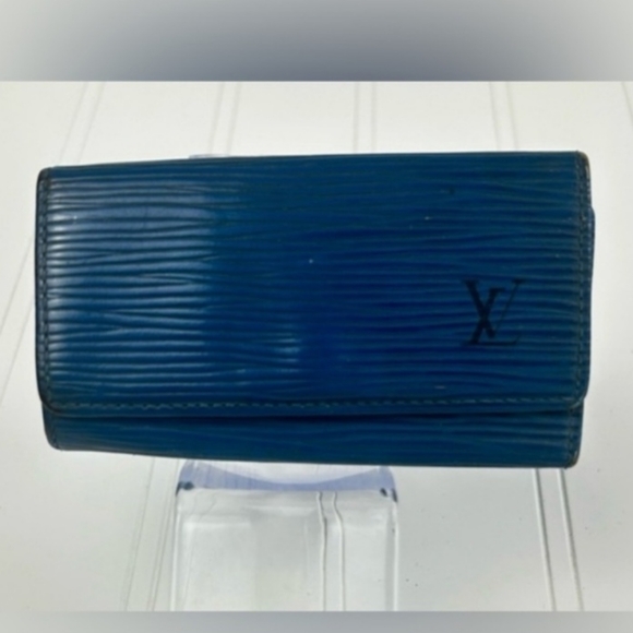LV Epi Key Holder - Picture 7 of 7